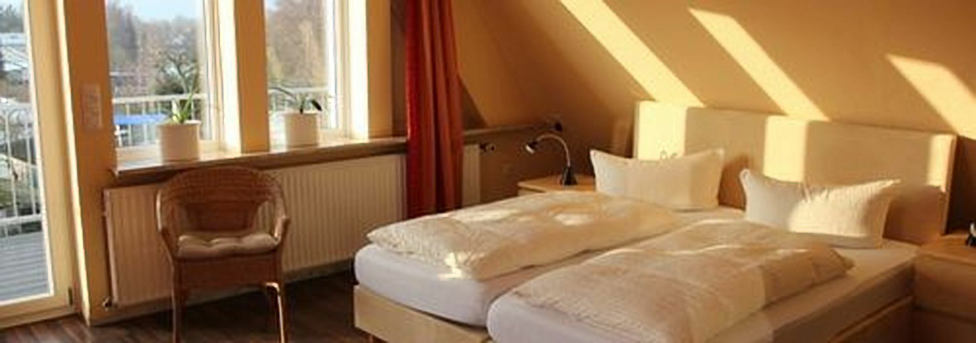 Vierlandentor Hotel Хамбург Екстериор снимка
